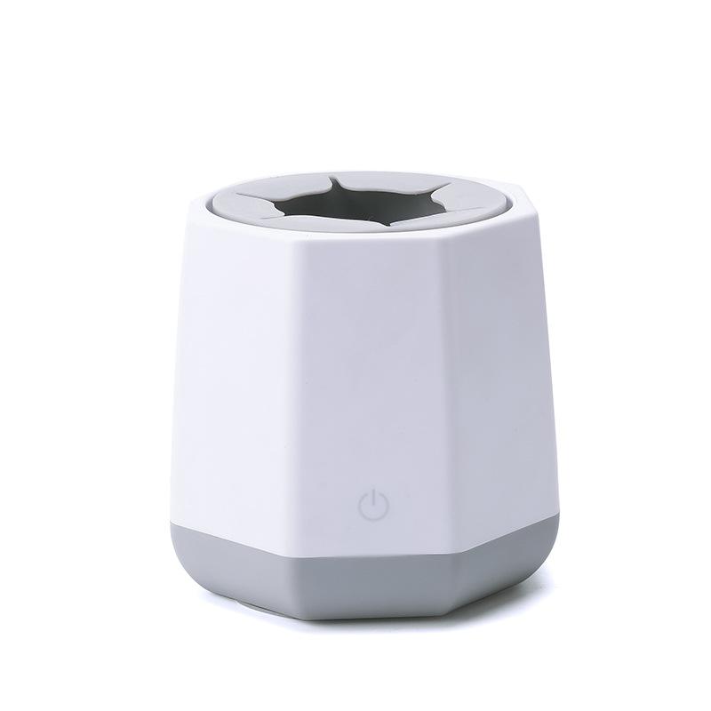 White USB