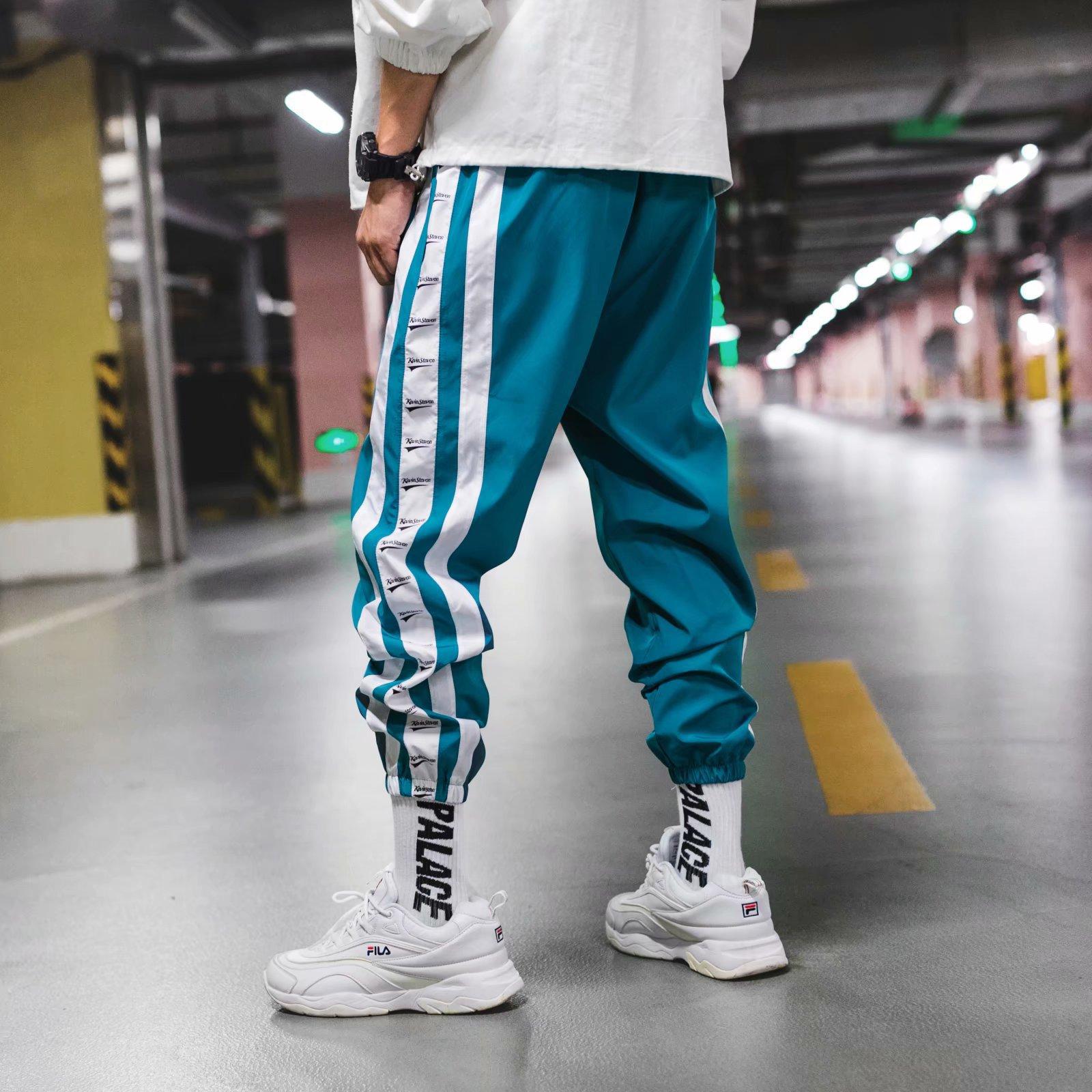 M · Blue