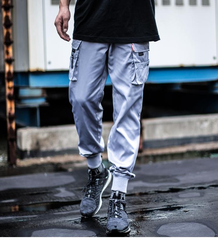 L · Grey