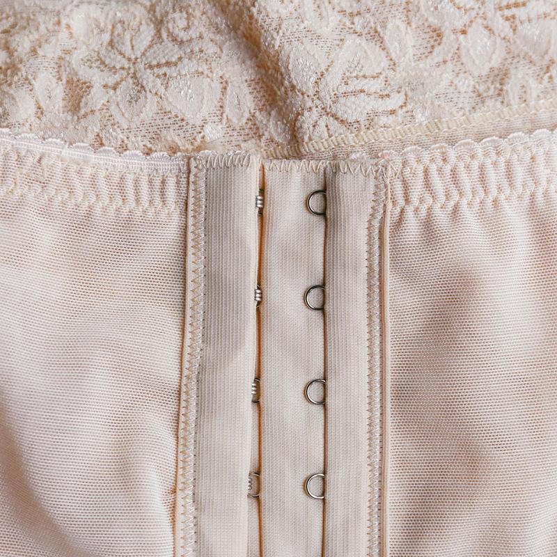 L · Khaki
