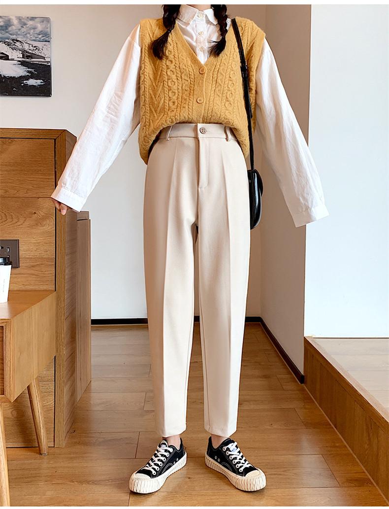 L · Off White