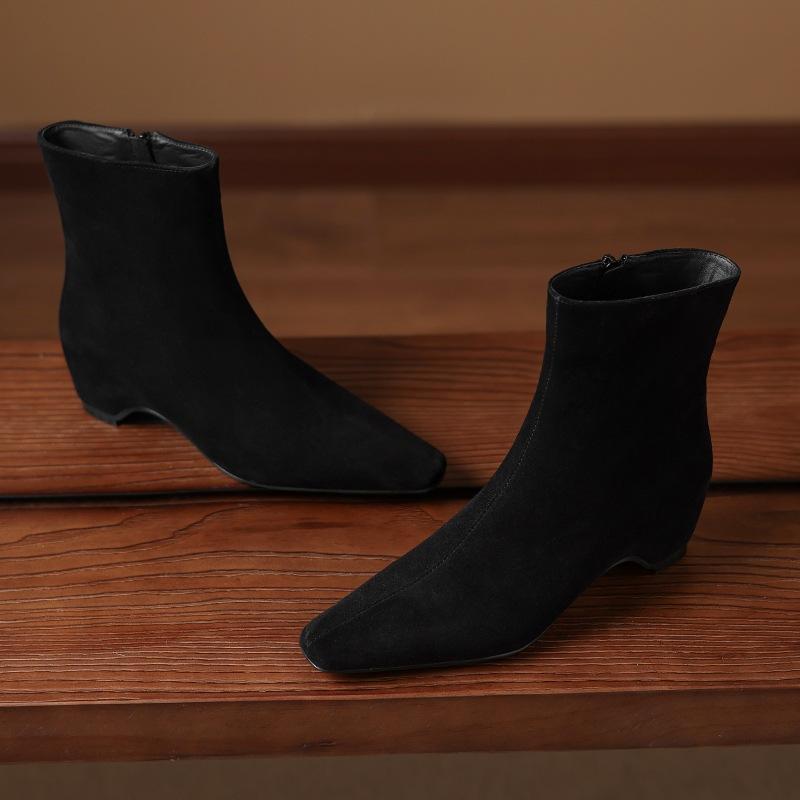 Black With Velvet 33