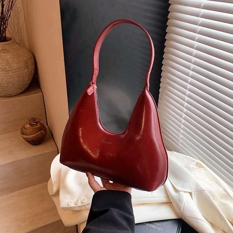Retro Dumpling Style Versatile Commuter Bag Red