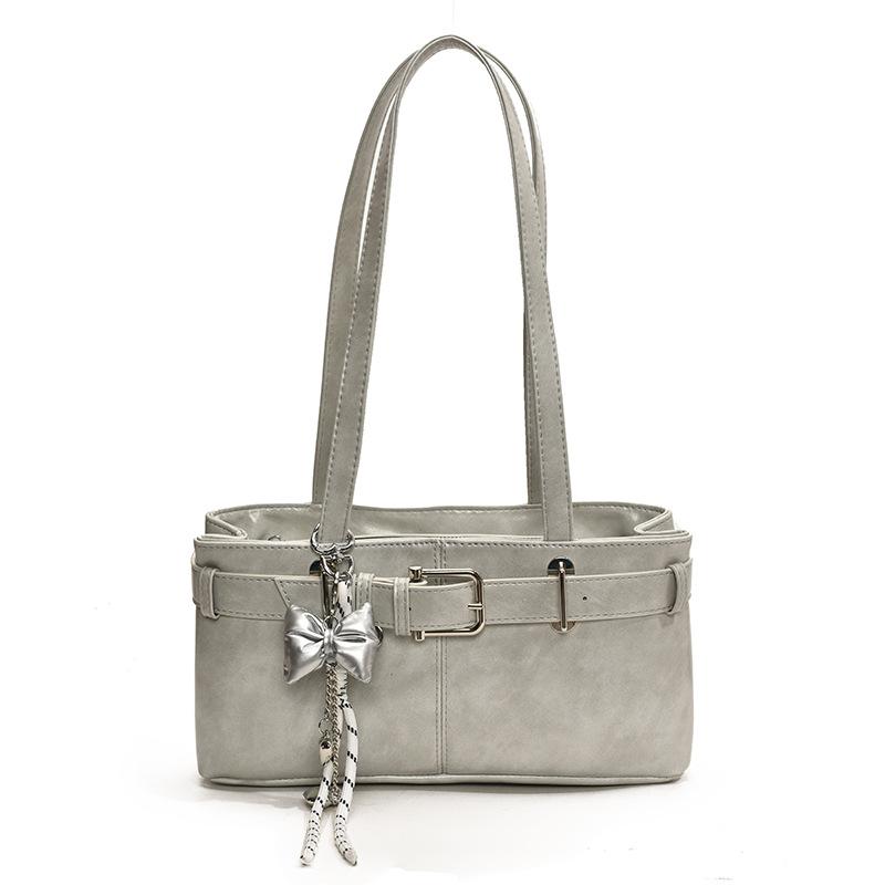 Gray With Pendant 32x9x16