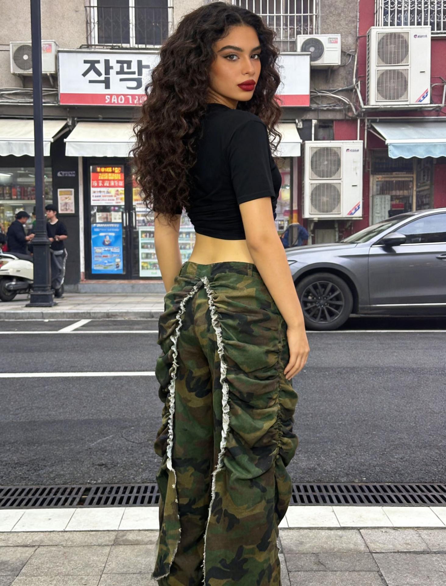 Camouflage · L