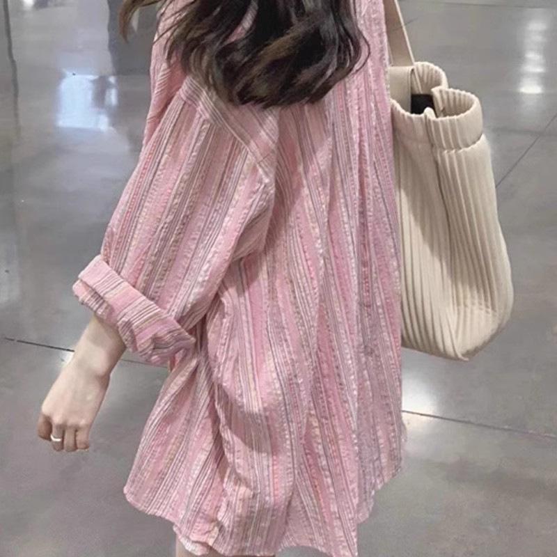 L · Pink