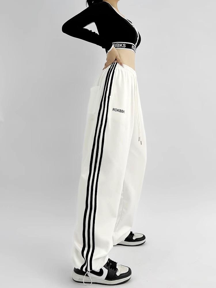 L · White