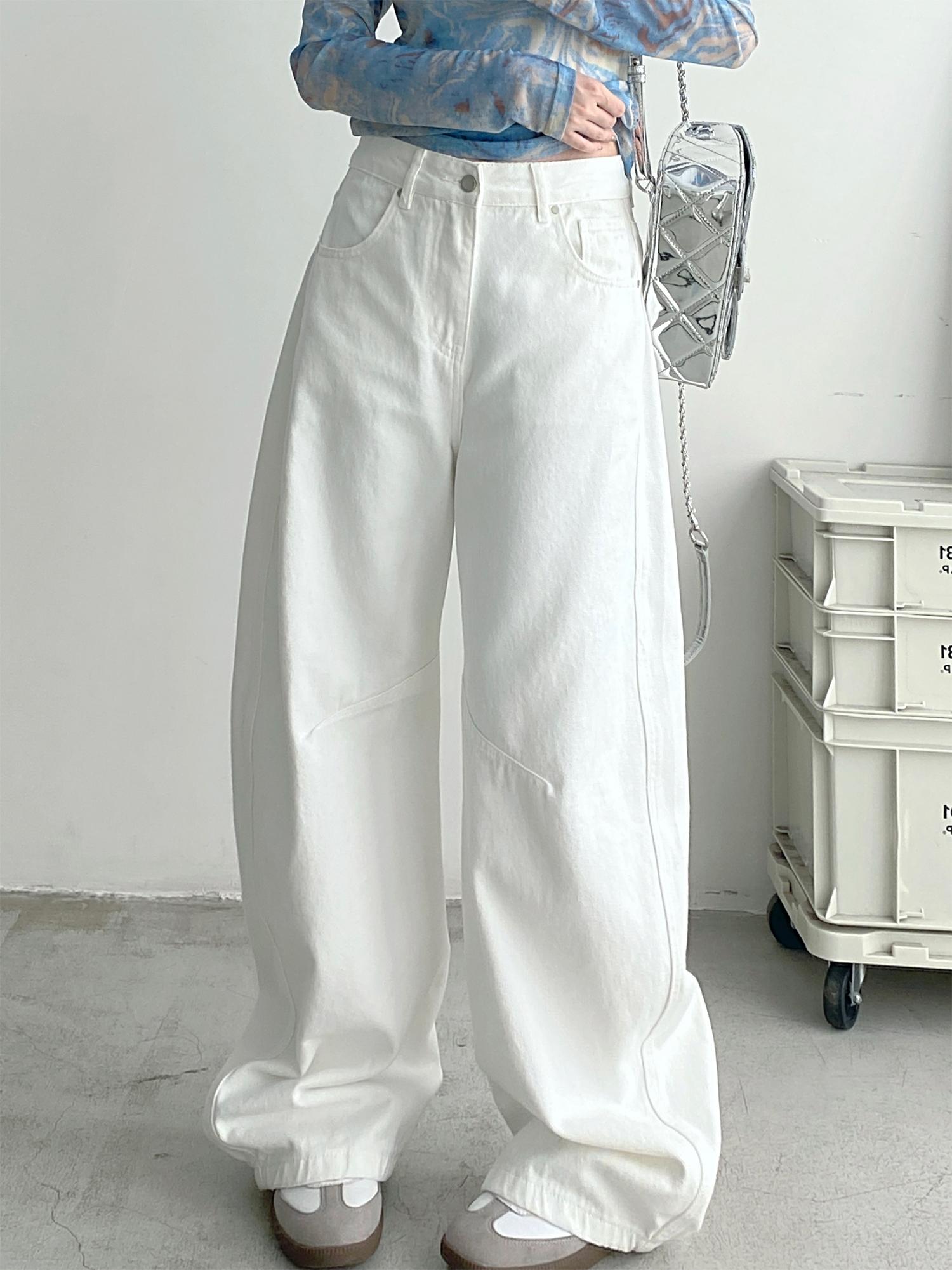 L · White