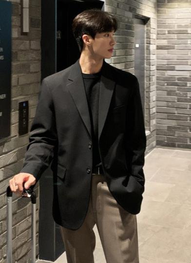 XL · Black