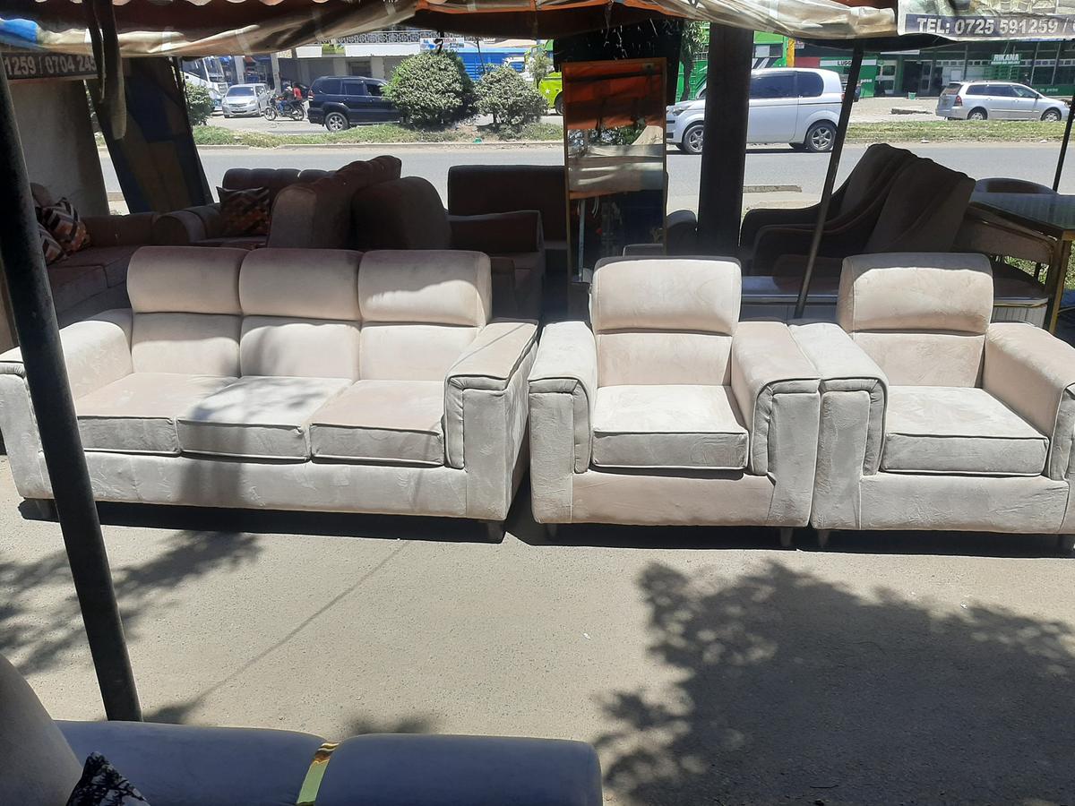 HOMENESTLE FURNITURE AND TENTS