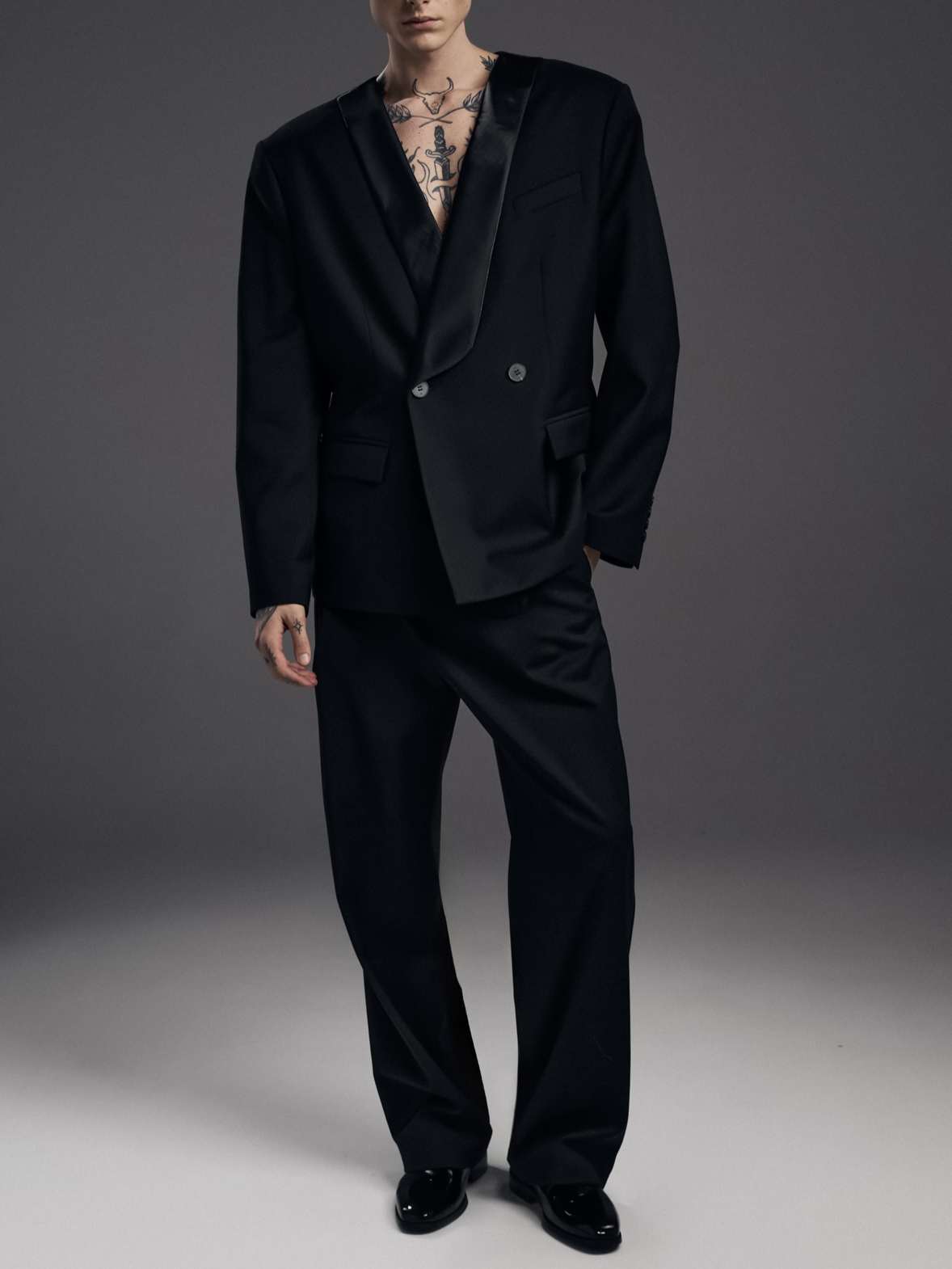 Black Wide Lapel Asymmetric Blazer