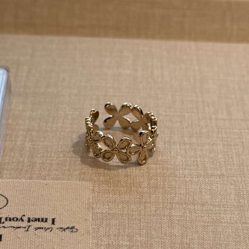 Sophisticated Stackable Zircon Ring Elegant Coffee Gold Lady Decor
