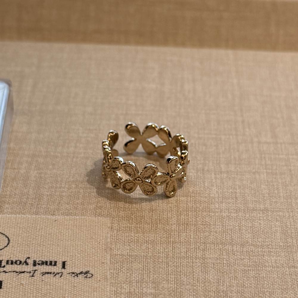 Sophisticated Stackable Zircon Ring Elegant Coffee Gold Lady Decor