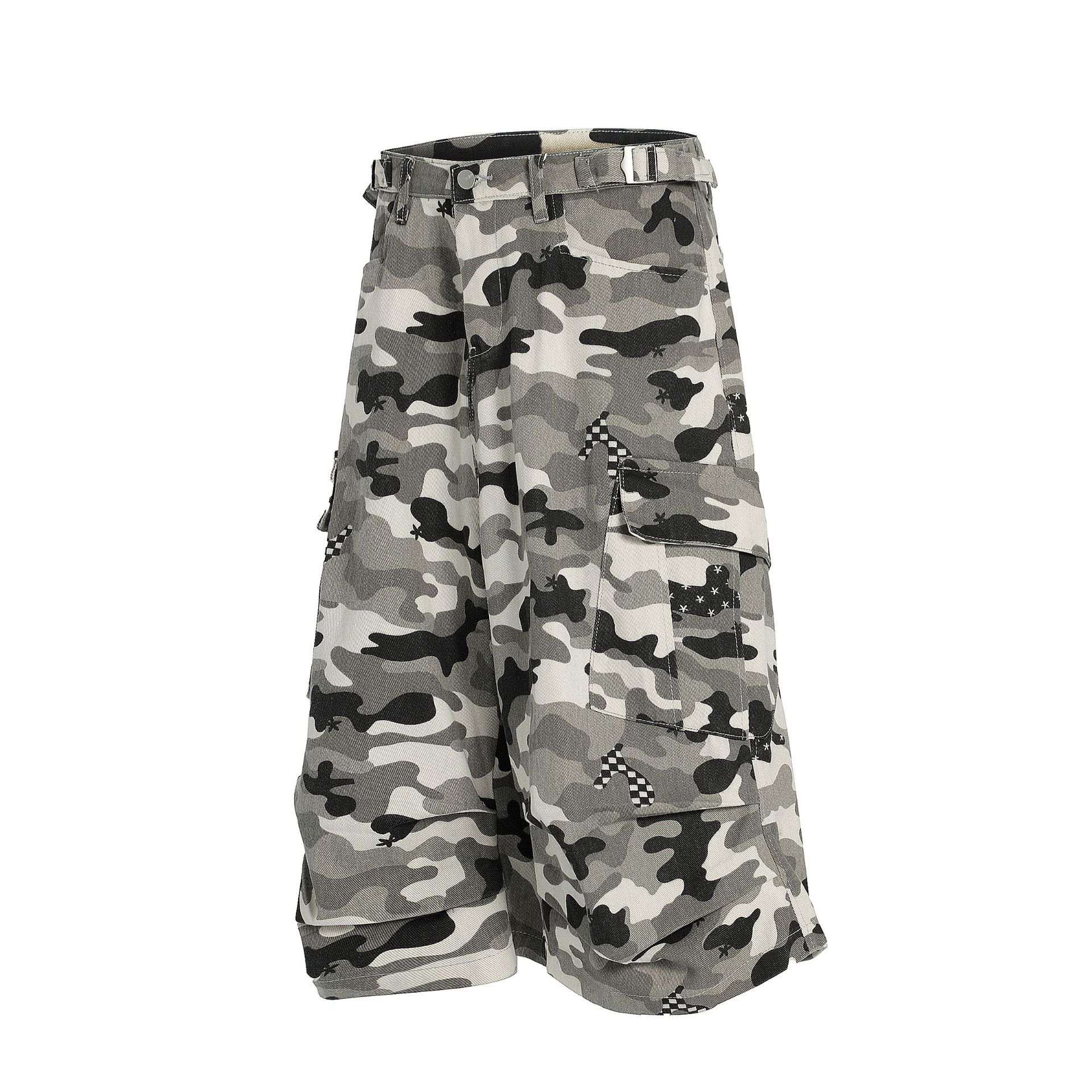 Retro Camouflage Loose Cropped Workwear Shorts