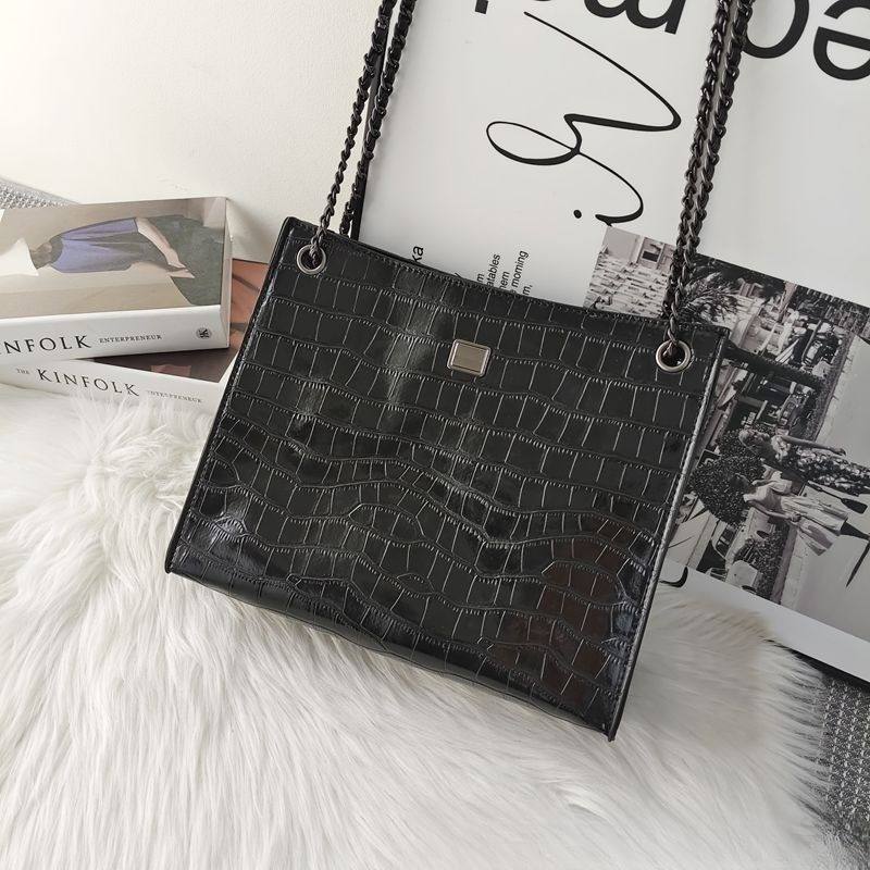 French Style Temperament Casual Light Luxury Portable Shoulder Bag
