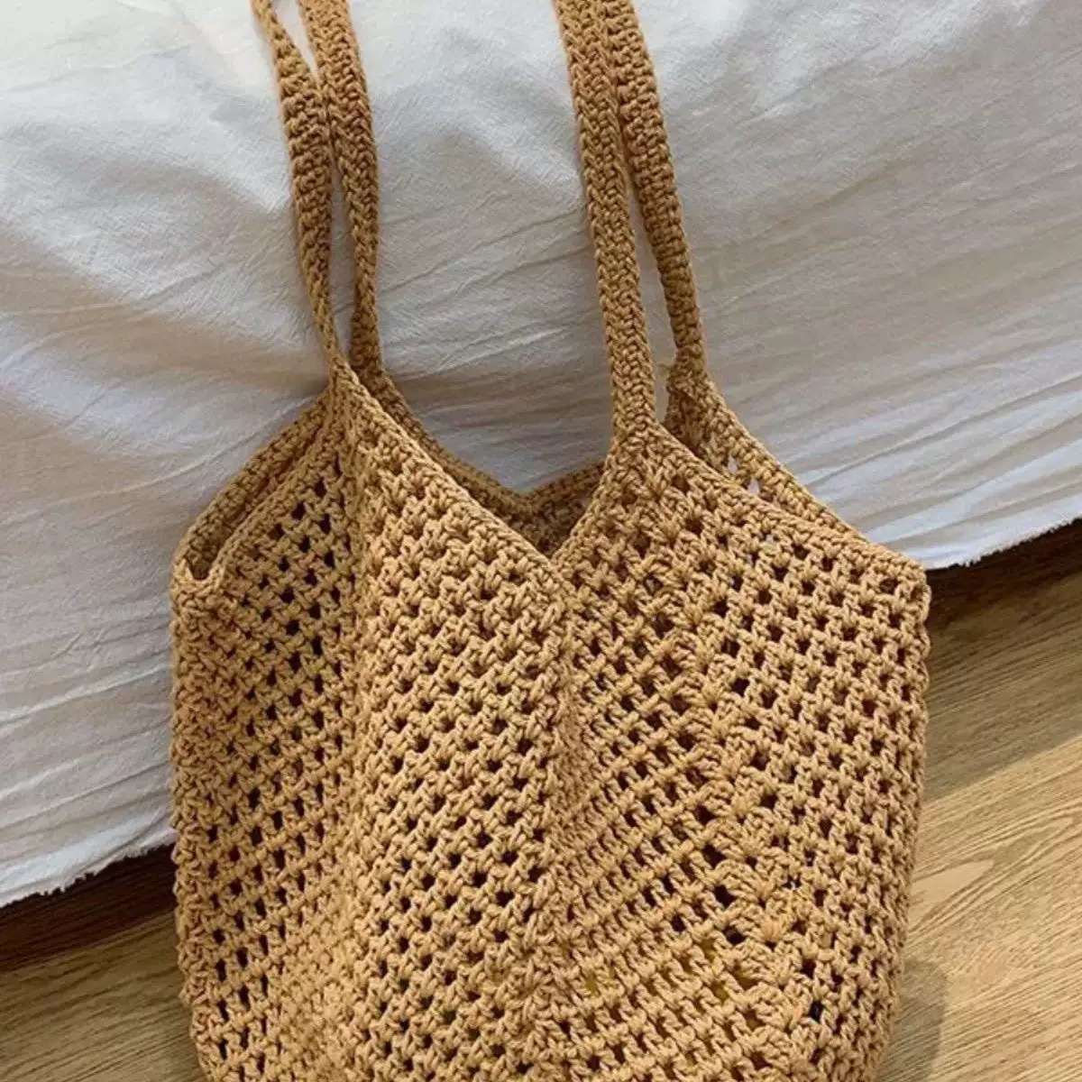 Hand-woven Tote Hollow Holiday Straw Beach Casual Shoulder Bag