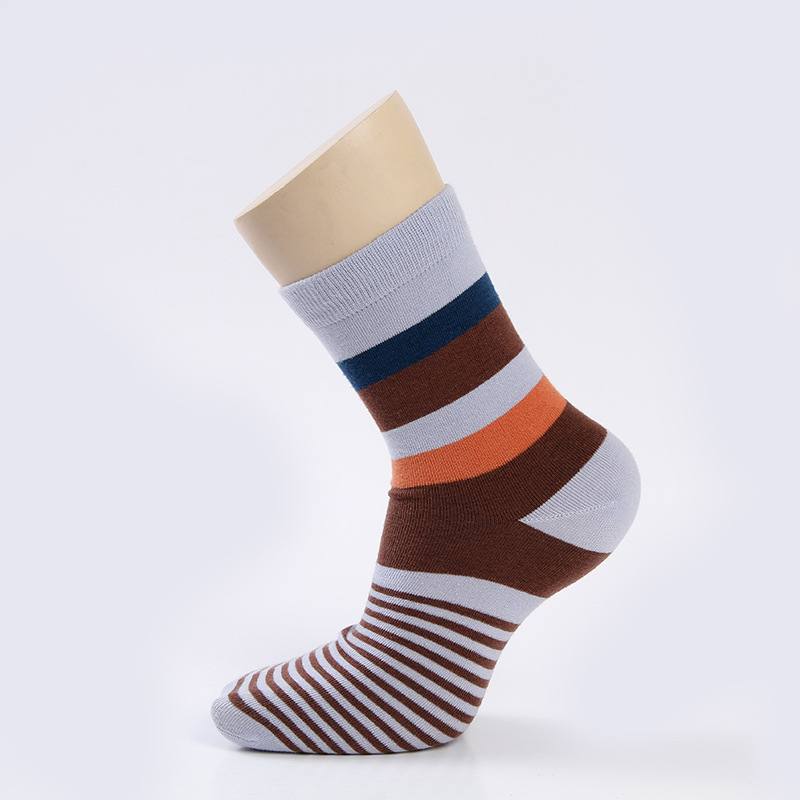 Mens Cotton Over-the-Knee Socks With Colorful StripesA Stylish AutumnWinter Fashion Essential