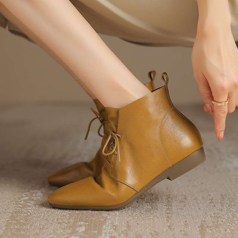 Versatile Casual Ankle Boots With A Round Toe And Flat Sole In A Vintage Style
