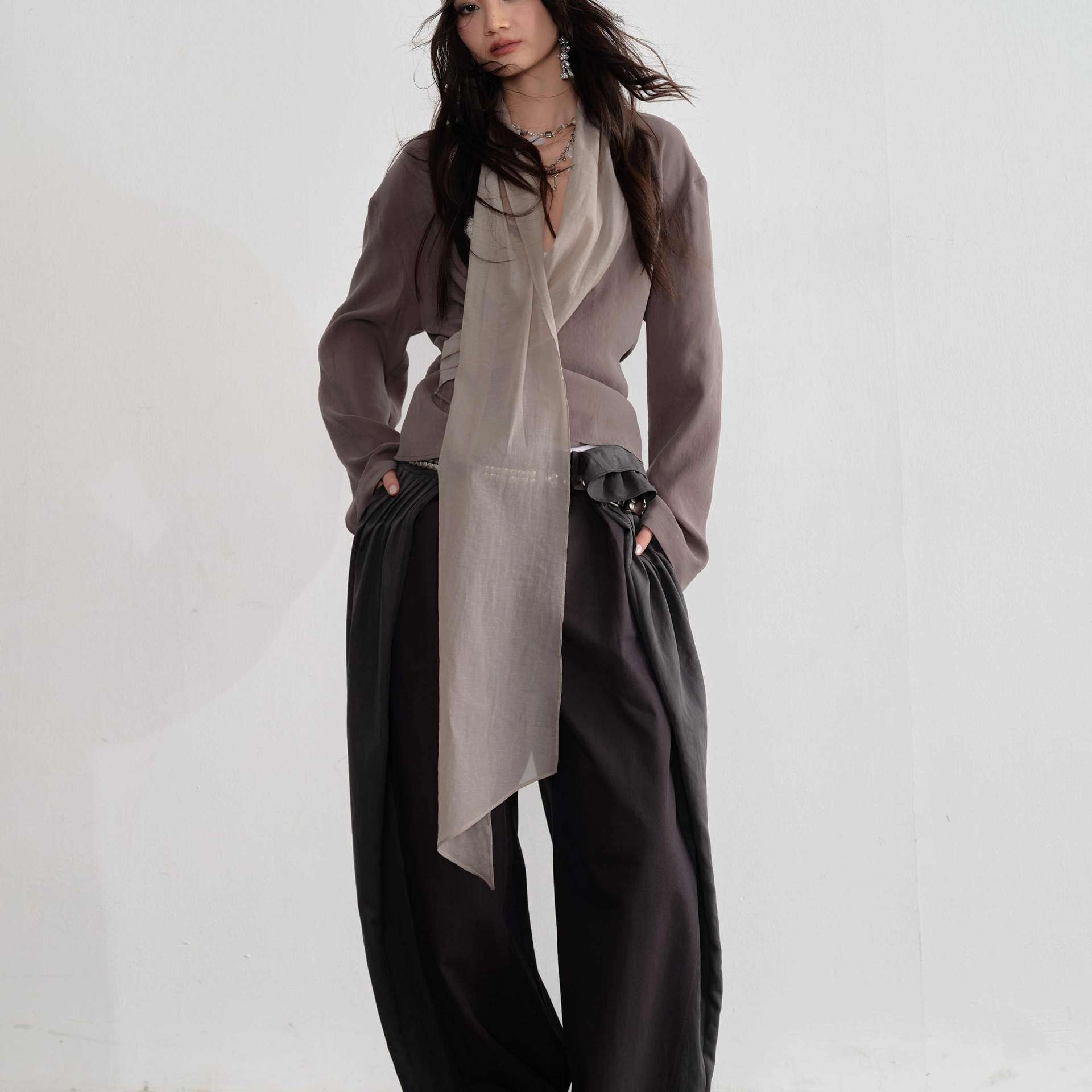 Long Ribbon Quiet Wide Long Sleeve Shirt
