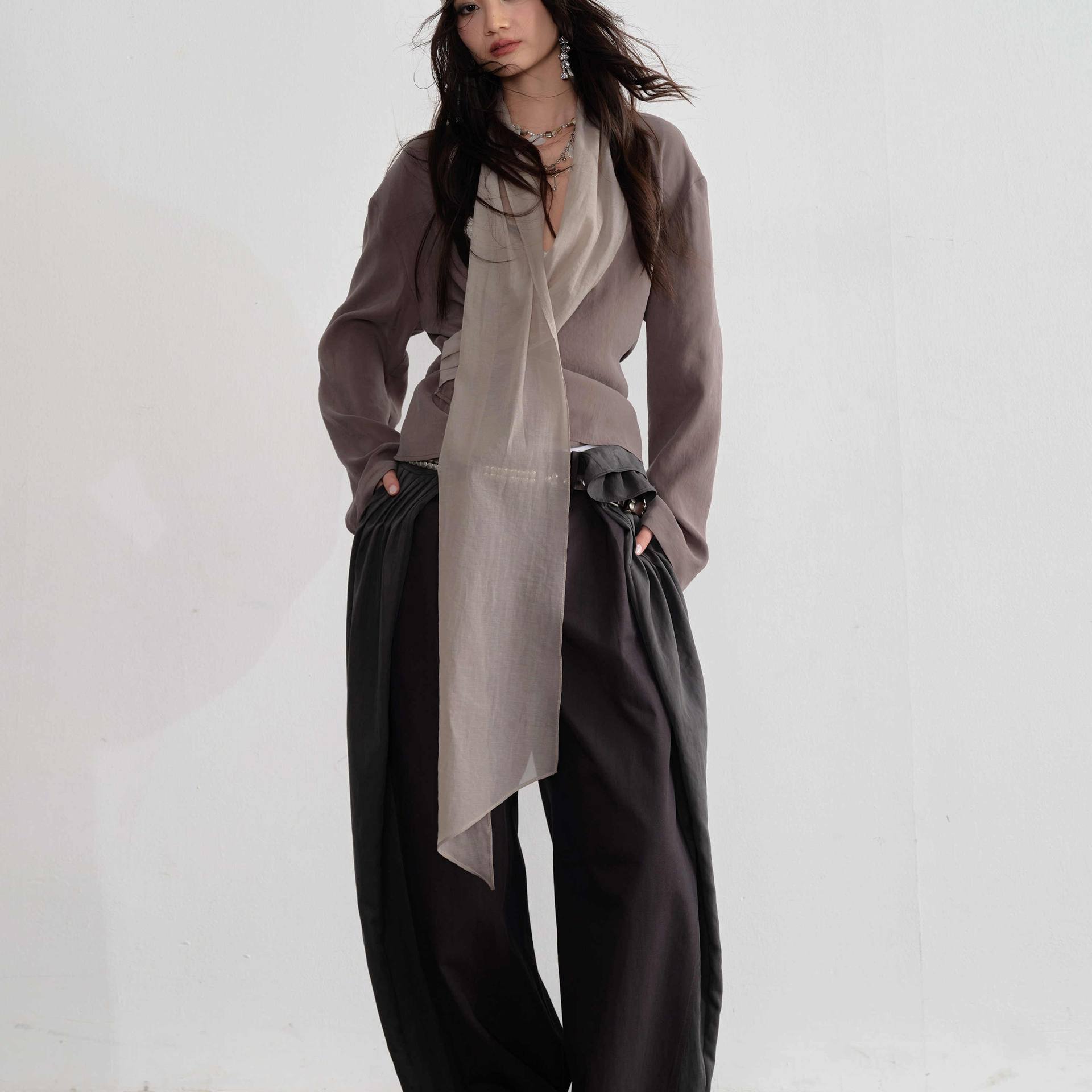 Long Ribbon Quiet Wide Long Sleeve Shirt