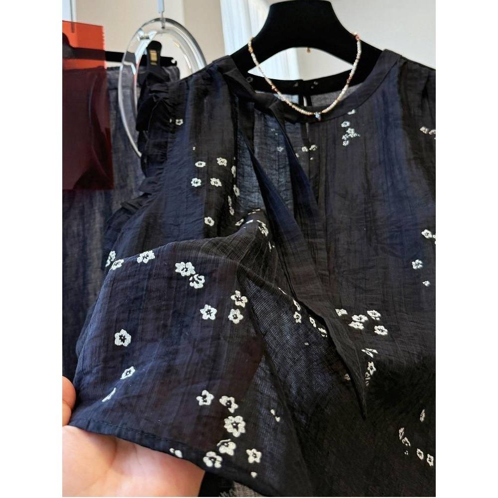 Sophisticated Sleeveless T-shirt For Women Loose-fitting Figure-flattering Casual And Chic Top