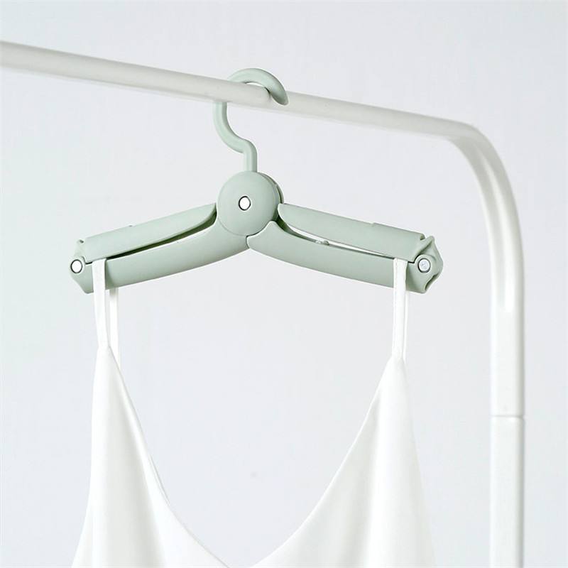 Mini travel folding hanger