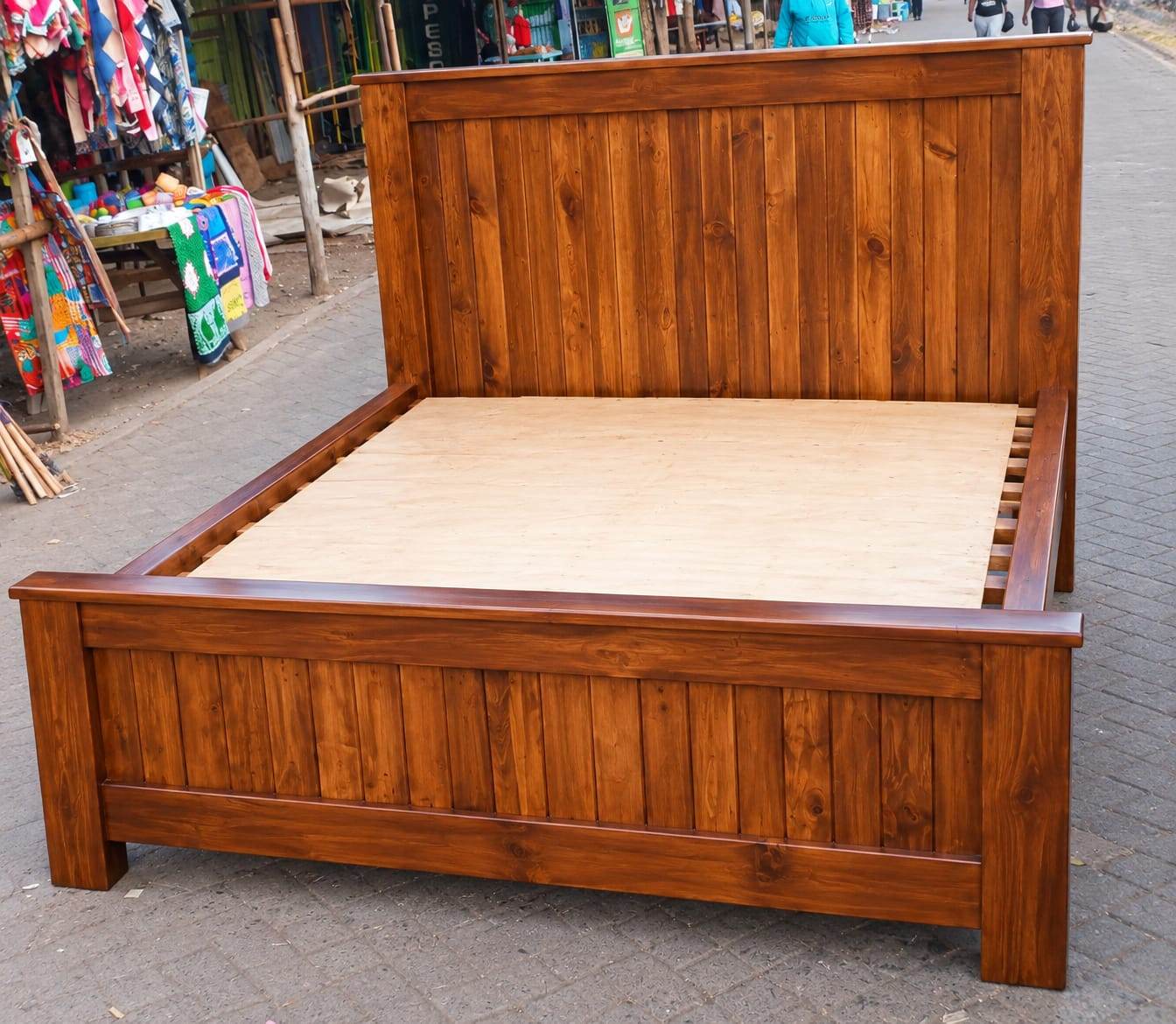 Classic wooden bed 5*6