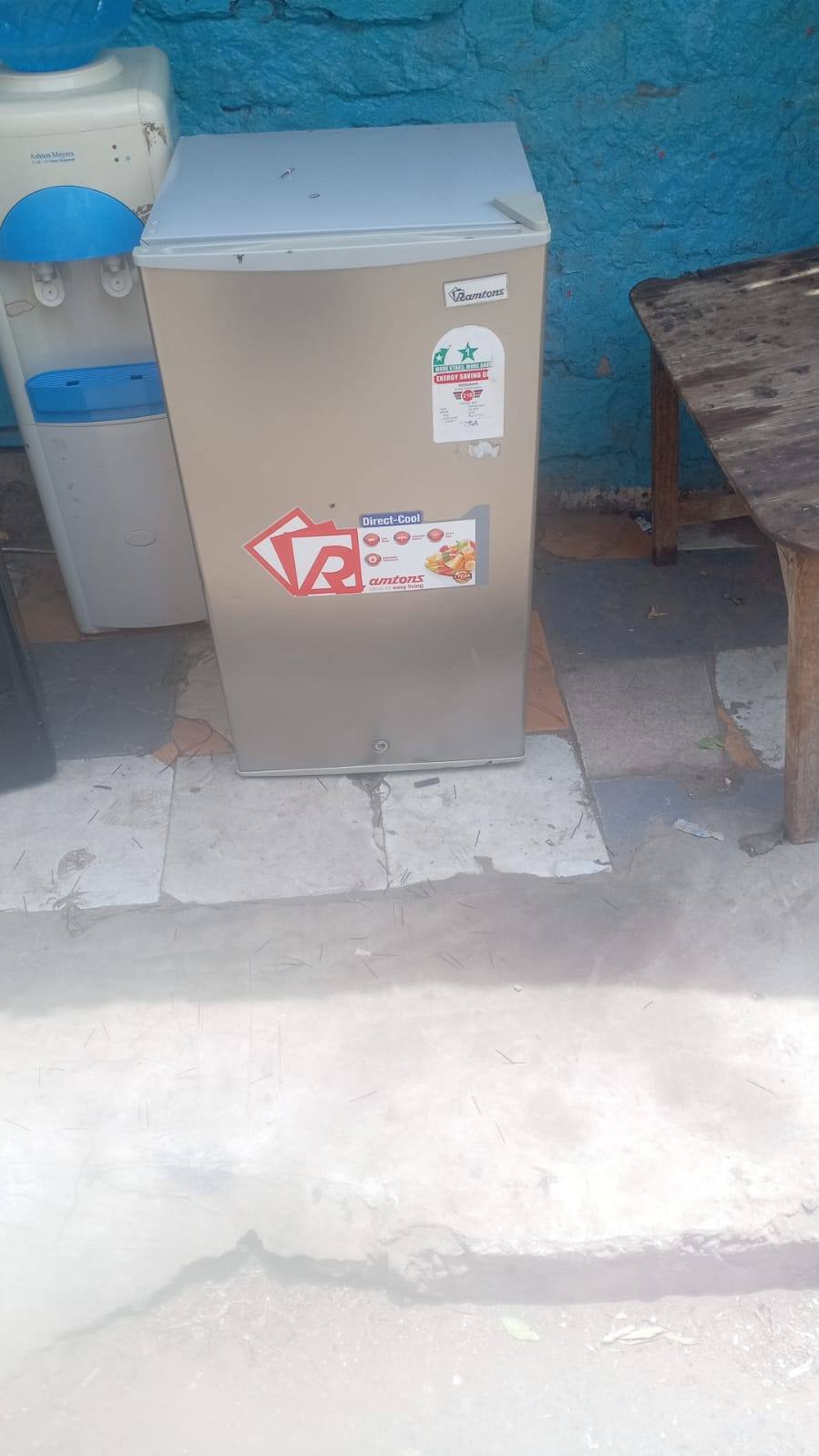 Ramtons mini Fridge
