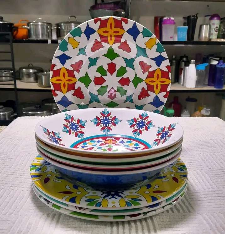 Floral pattern plates
