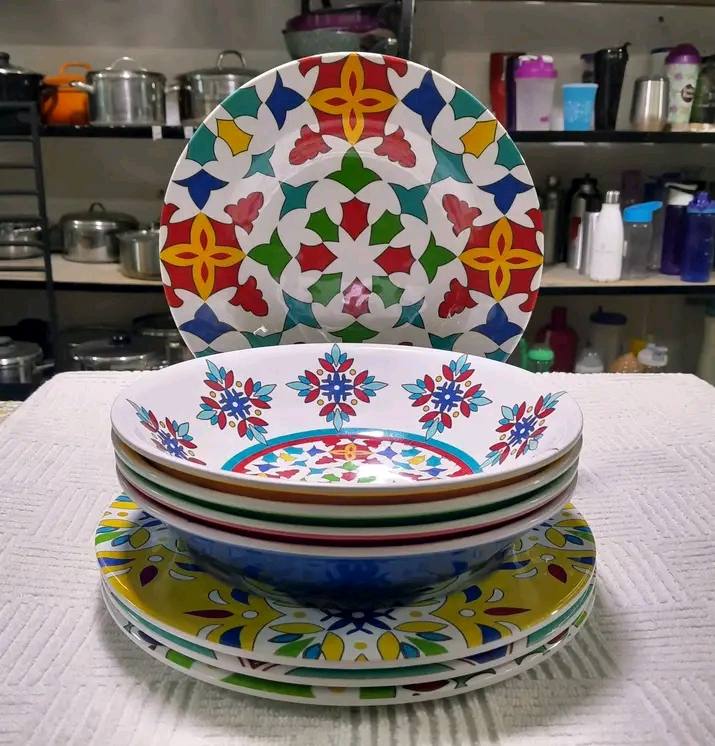Floral pattern plates