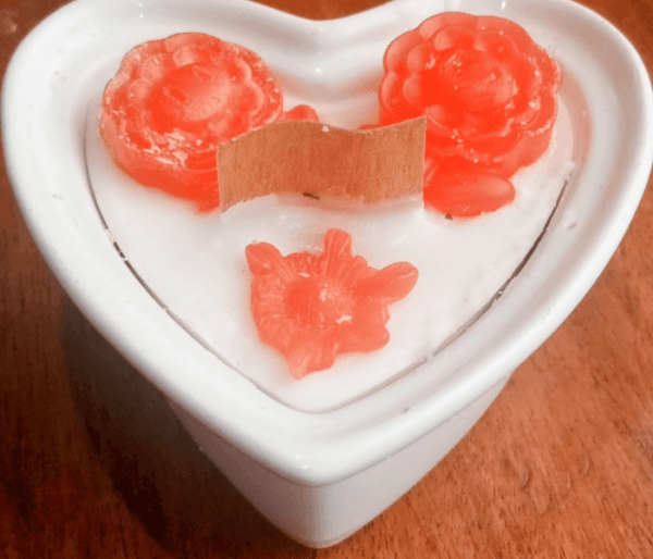 Beautiful Scented Candle with Wooden Wick – 275g