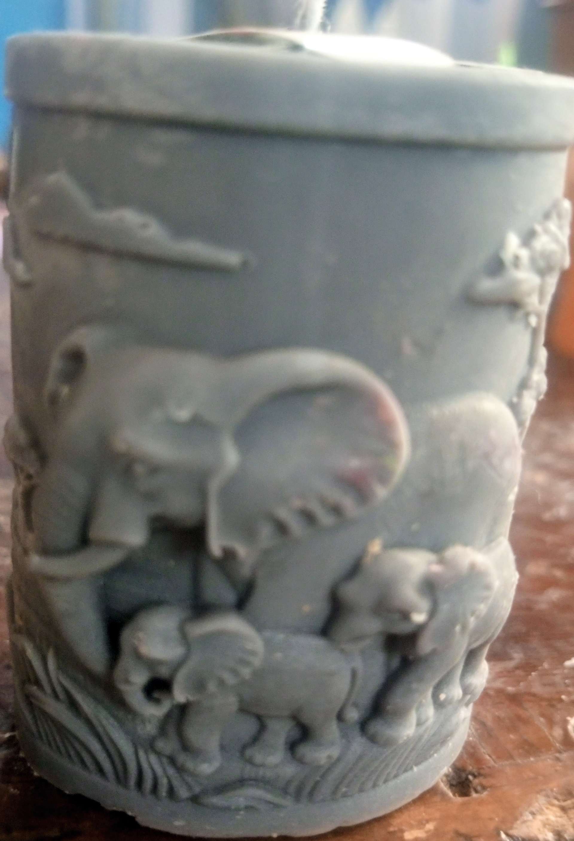 Elephants family streight Candle