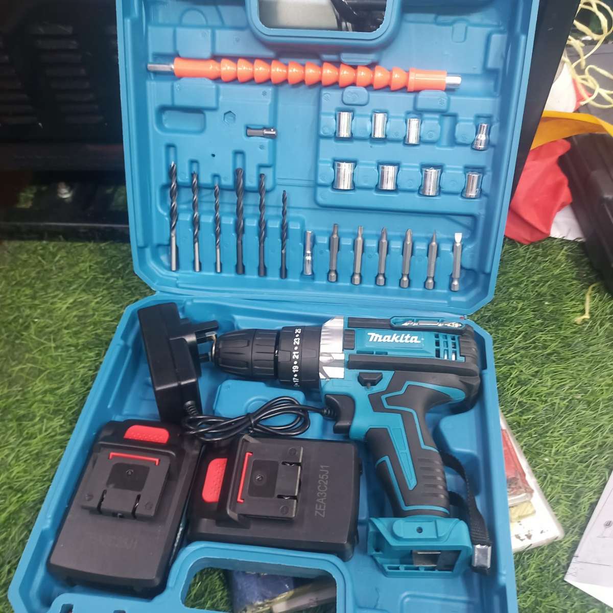 Makita drill set