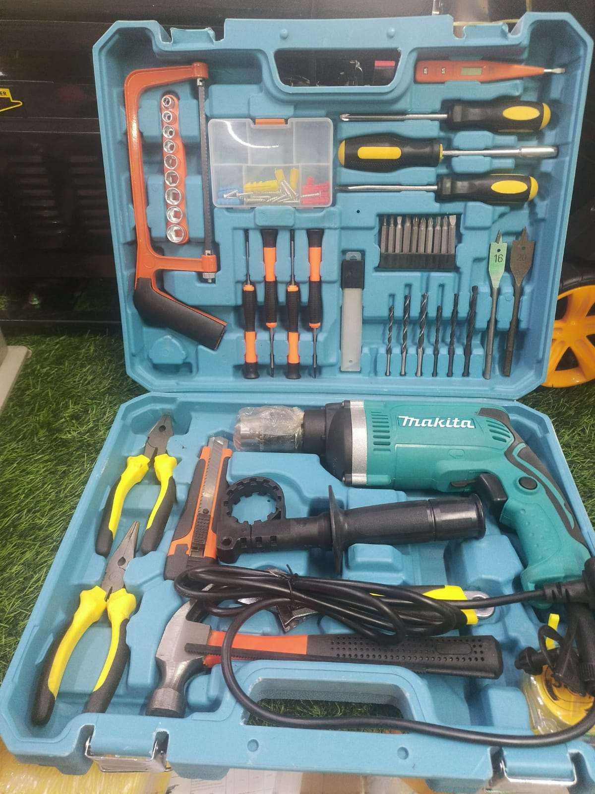 Makita drill set