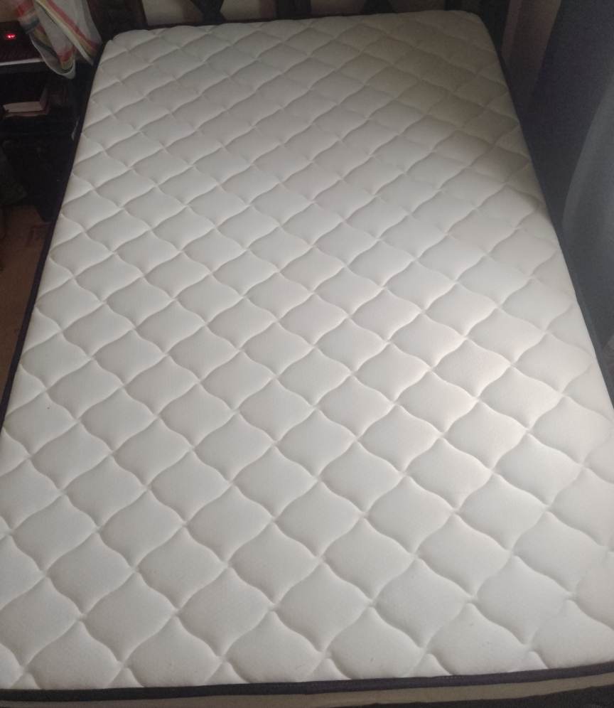 Orthopedic pocket spring mattress.