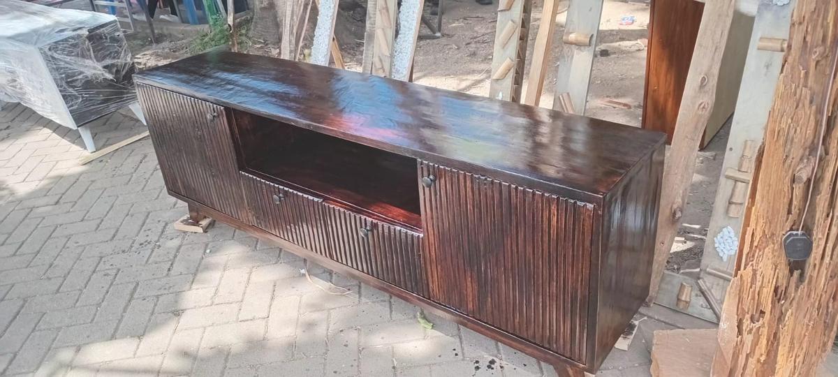 Tv stand