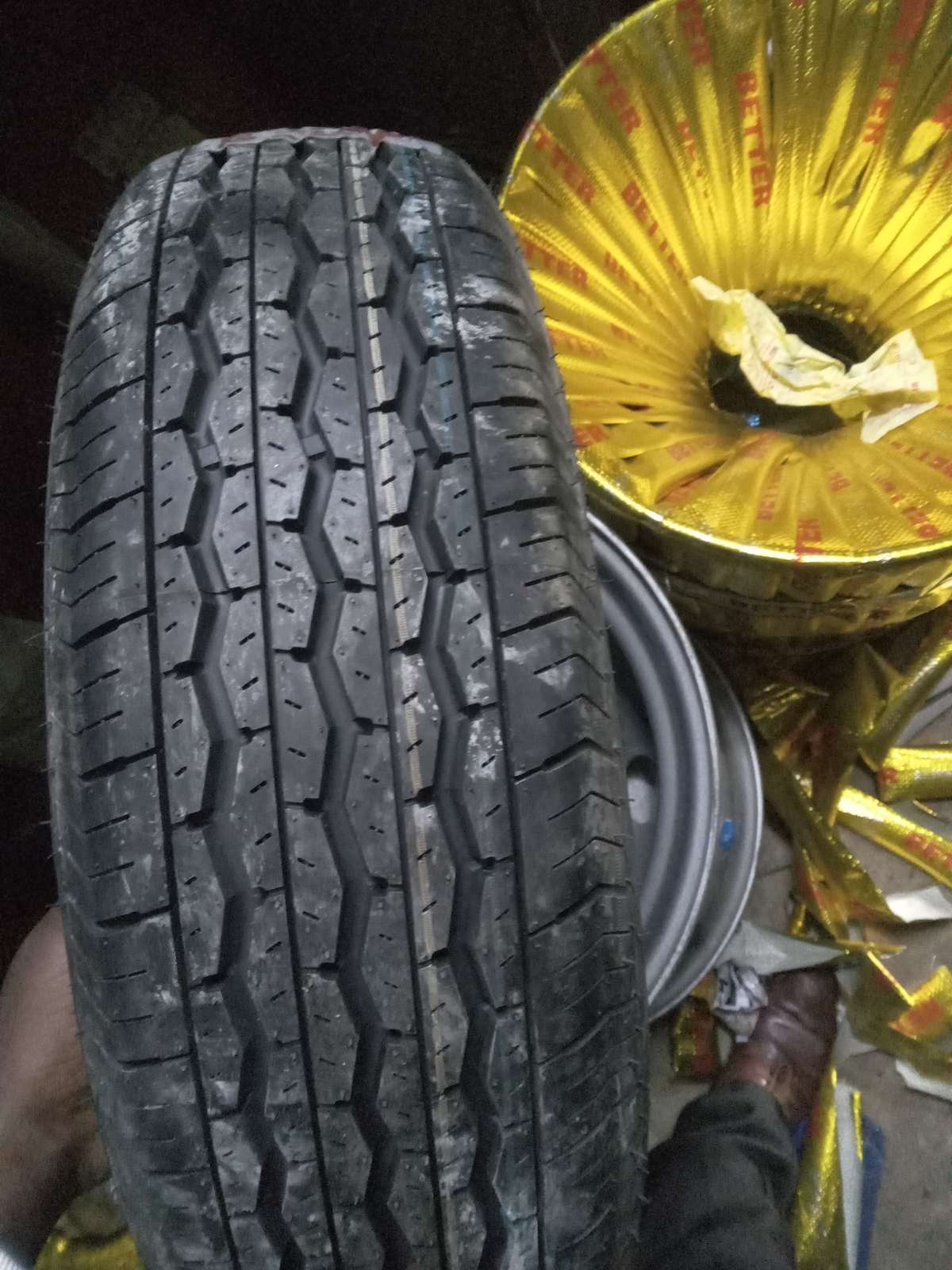 195R15C COMFOSER