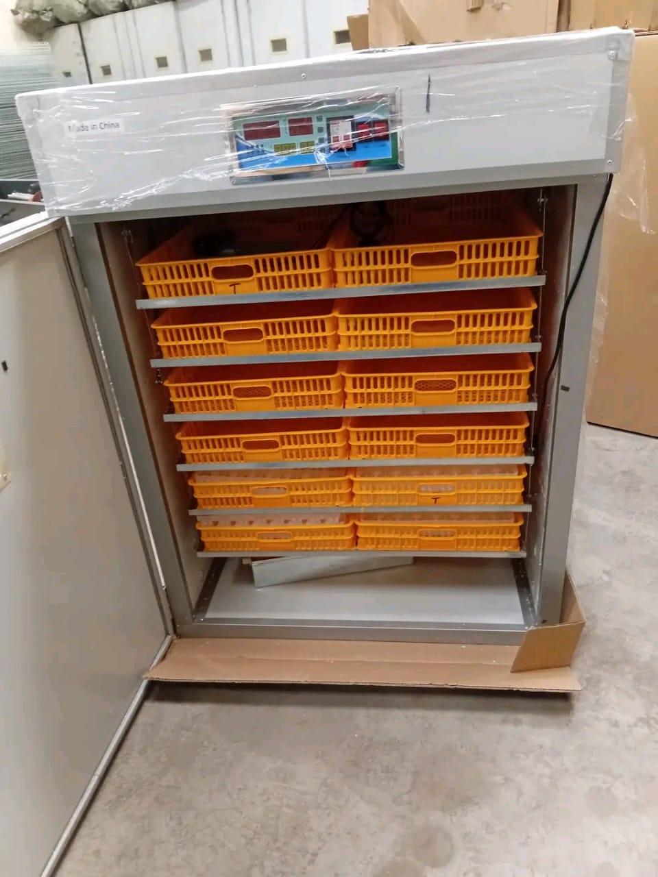 1056 Eggs Incubator
