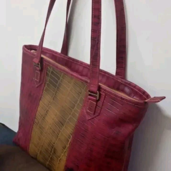 Tote bag