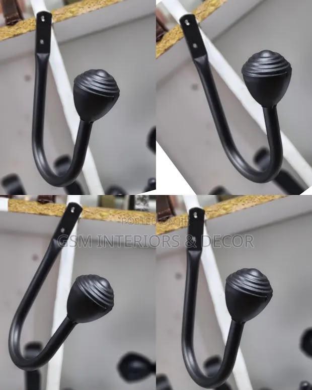 QUALITY CURTAIN HOLDERS / TIEBACKS