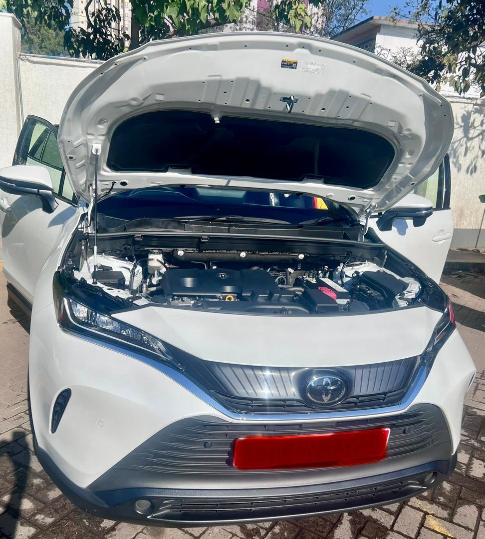 TOYOTA HARRIER MXUA80 2023 | PEARL WHITE | BLACK LEATHER